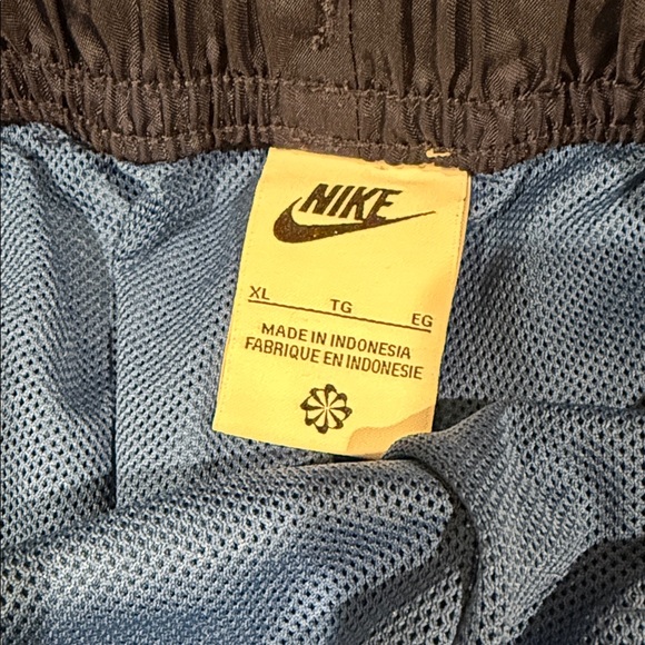 Nike Men's Two-Tone Blue Swim Trunks - Picture 3 of 3